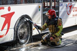 Bus bijna in brand in Huizen