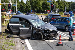 Aanrijding op afrit Huizen, frontale botsing