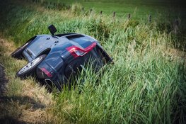 Auto in sloot in Nederhorst den Berg