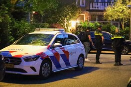 Forensische opsporing doet onderzoek in tuin Bussum na aantreffen overleden persoon