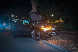 Automobiliste krijgt ongeluk op rotonde in Hilversum