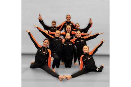 Negen turnsters van turnvereniging Vlugheid en Kracht Blaricum-Laren doen mee aan de Wereld Gymnaestrada