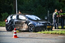 Auto vliegt uit de bocht in Hilversum