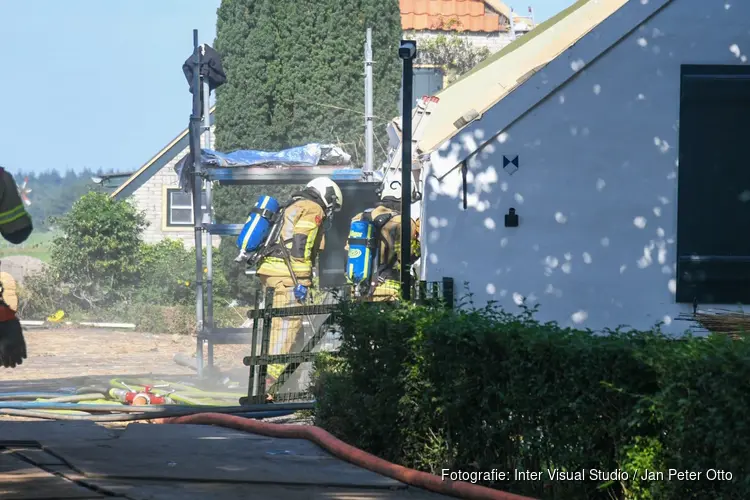 Brand in rietendak in Maartensdijk