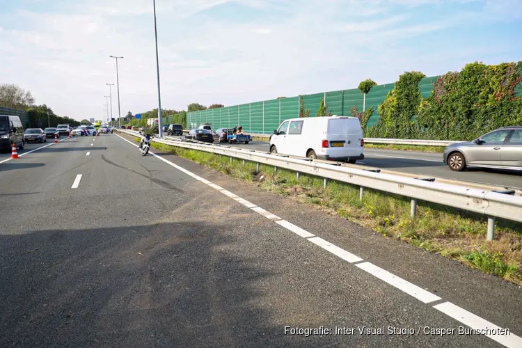 Lange file door aanrijding op A1