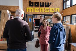 Wethouder Van Hunnik bezoekt Gebouwde Omgeving in Bussum