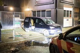 Medewerker meubelzaak in Huizen overvallen