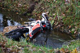 Motorcrosser valt, traumaheli op snelweg A27