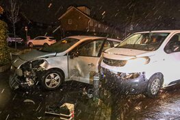 Botsing met veel schade in Bussum