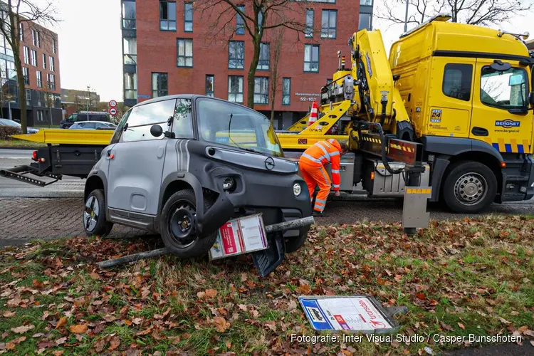 Hoogbejaarde bestuurder raakt rijbewijs kwijt na riskante rit in Huizen