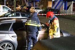 Autobrand in Huizen vermoedelijk aangestoken