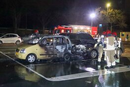 Drie auto's door brand verwoest bij station Bussum-Zuid