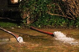 Kelder volgelopen bij woning Blaricum, brandweer schiet te hulp