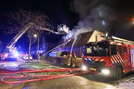 Uitslaande woningbrand in Huizen