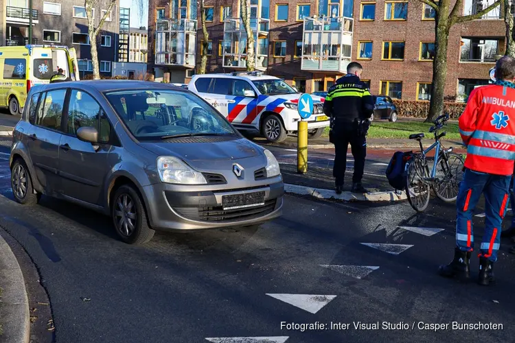 Fietser aangereden tijdens oversteken in Huizen