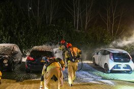 Auto in brand aan Cor Steijnstraat in Hilversum