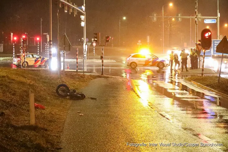 Fietser op fatbike aangereden, automobilist gaat er vandoor in Huizen