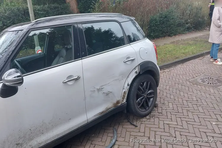 Ongeluk door onwel geworden automobilist in Laren
