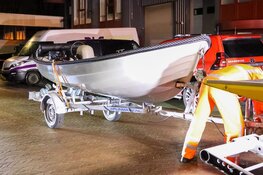 Grootscheepse politie-inval bij bedrijf in Naarden