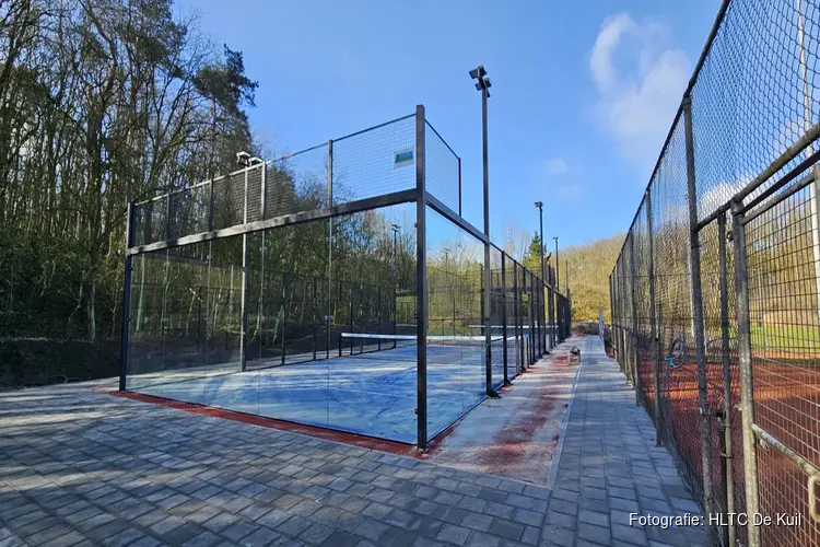 Dubbelpret bij HLTC De Kuil: nu ook padelbanen op het mooiste park van ’t Gooi
