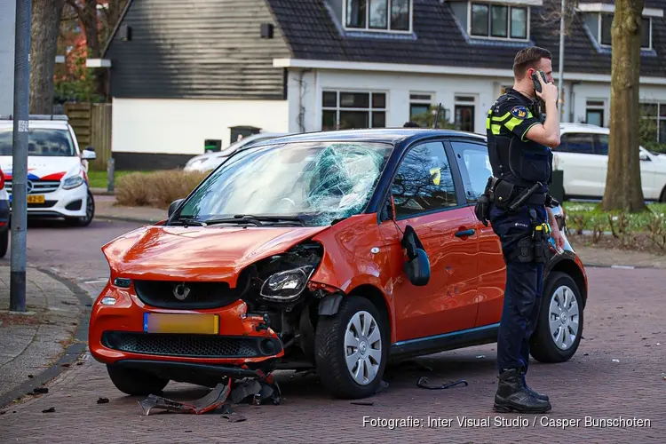 Snorscooter in botsing met auto in Laren