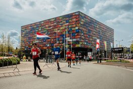 Showtime in dé mediastad van Nederland: ruim 8.300 deelnemers volbrengen KiKa Hilversum City Run