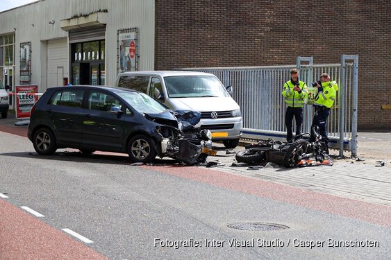 Motorrijder gewond in Hilversum, politie doet onderzoek
