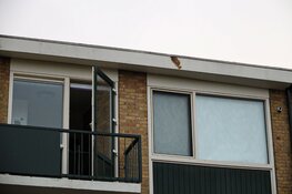 Alle aardlekschakelaars eruit in woonblok in Huizen door de bliksem