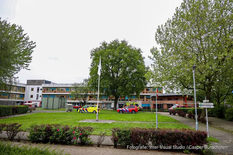 Hulpdiensten lang bezig bij zorgcentrum in Naarden