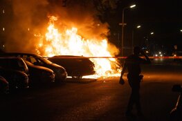 Twee auto’s en bestelbus in brand in Bussum