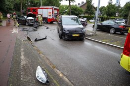Aanrijding met veel schade op Eemlandweg in Huizen