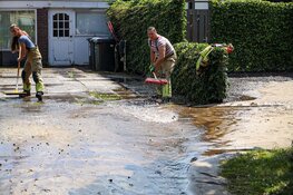 Wateroverlast voor tweede keer in twee jaar in straat in Naarden