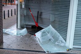 Politie lost waarschuwingsschoten na inbraak bij juwelier in Huizen