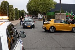 Flinke schade bij botsing in Huizen
