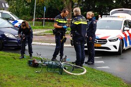 Fietser aangereden op rotonde in Huizen
