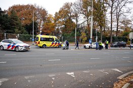 Bromfietser aangereden door auto in Hilversum