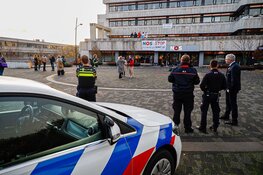 Demonstratie op terrein van NOS in Hilversum