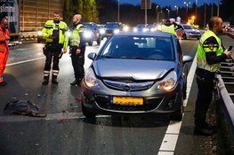 Ongeluk op A1 bij Laren, uur vertraging