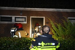 Kleine brand bij voordeur van woning in Bussum mogelijk brandstichting