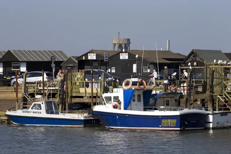 Nieuwe regels voor plezierboten aan de Naardertrekvaart vanaf 1 juni 2025