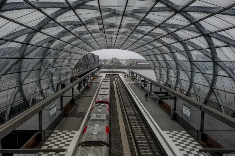 Veel drukte op weg en spoor rond Amsterdam van mei tot oktober 2025