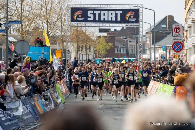 8000 hardlopers en 3000 wandelaars beleven finishmoment in bruisend Hilversum