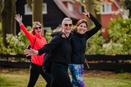 8000 hardlopers en 3000 wandelaars beleven finishmoment in bruisend Hilversum