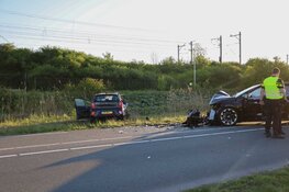 Meerdere gewonden bij frontale botsing in Weesp