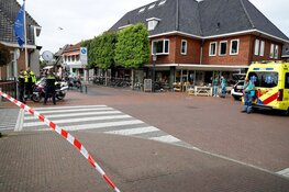 Gewonde bij botsing tussen bezorgauto en scooter in Huizen