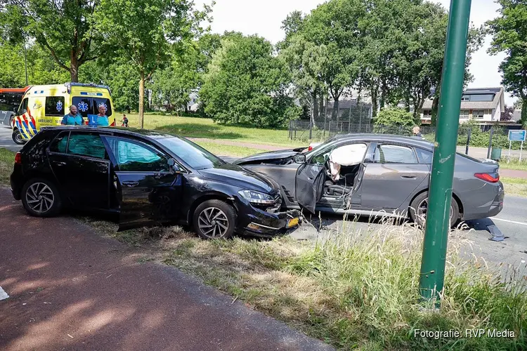 Leswagen betrokken bij frontale botsing