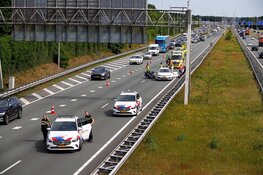 Motorrijder achterop auto gebotst op de A1
