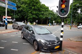 Flinke schade na botsing op kruising in Huizen