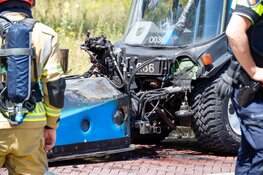 Onkruidbrander machine in brand in Laren