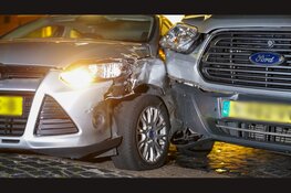 Automobilist aangehouden na botsing op kruising in Naarden